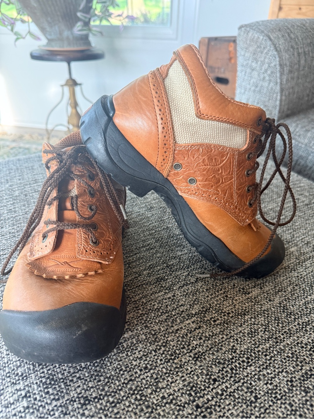 Women’s Twisted X all around tooled work/hiking boot size 9 1/2